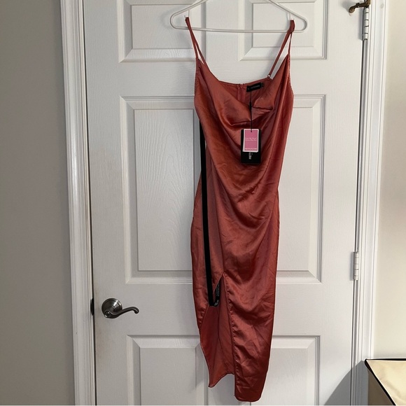 Pretty Little Things pink rose colored satin dress with slit size 6 - Picture 1 of 6